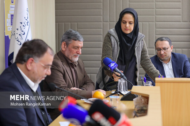 نشست تخصصی «بررسی مؤلفه‌­های اتحاد و همبستگی ایرانیان در گذار از جنگ‌ها و فتنه‌ها»