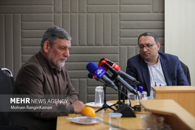 نشست تخصصی «بررسی مؤلفه‌­های اتحاد و همبستگی ایرانیان در گذار از جنگ‌ها و فتنه‌ها»