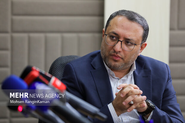 نشست تخصصی «بررسی مؤلفه‌­های اتحاد و همبستگی ایرانیان در گذار از جنگ‌ها و فتنه‌ها»