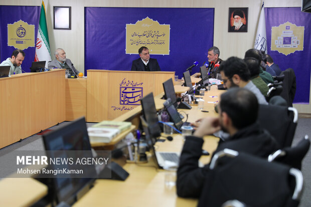 نشست تخصصی «بررسی مؤلفه‌­های اتحاد و همبستگی ایرانیان در گذار از جنگ‌ها و فتنه‌ها»