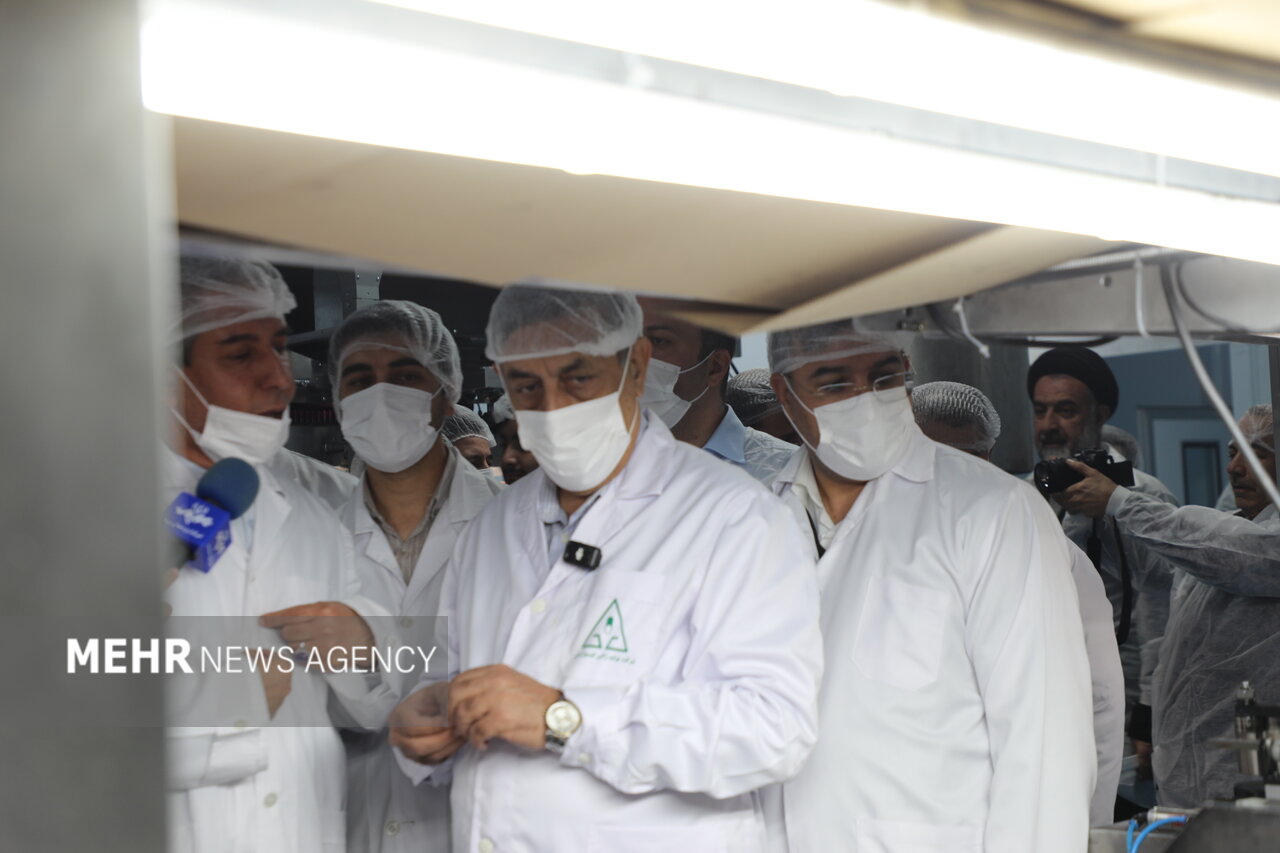 بازدید معاون اجرایی رئیس جمهور از شرکت داروسازی و بیمارستان شهریار