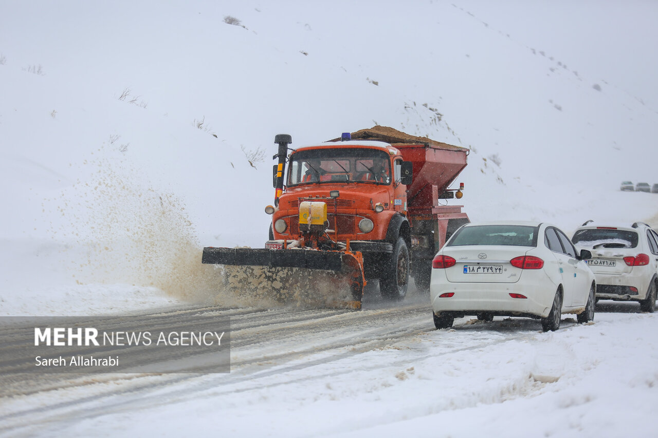 نجات ۲۰ دستگاه خودرو از برف شدید در جادههای مهدیشهر – خبرگزاری مهر | تازهترین اخبار ایران و جهان نجات ۲۰ دستگاه خودرو از برف شدید در جادههای مهدیشهر – خبرگزاری مهر | تازهترین اخبار ایران و جهان