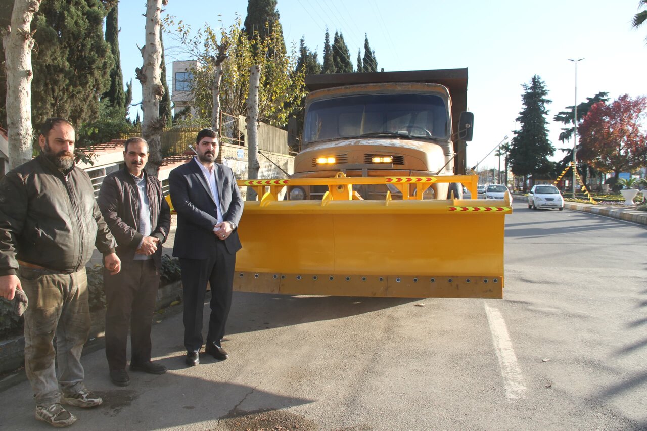 تجهیز ناوگان شهرداری آستارا با الحاق برف روب جدید تجهیز ناوگان شهرداری آستارا با الحاق برف روب جدید