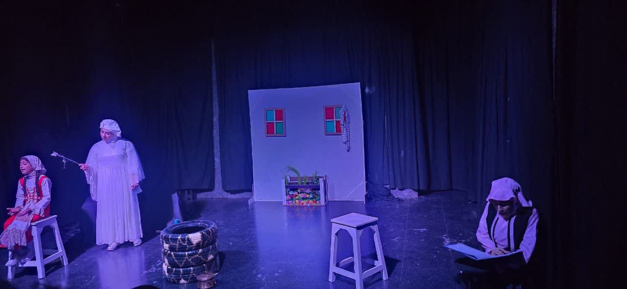 تالار هنر اصفهان؛ وقتی «آفتاب» صحنه را به رفاقت روشن کرد