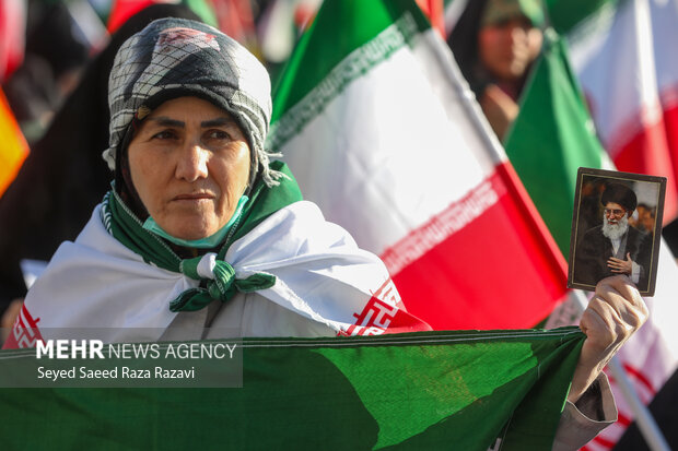 مراسم یوم‌الله «۹ دی» در میدان امام حسین(ع)