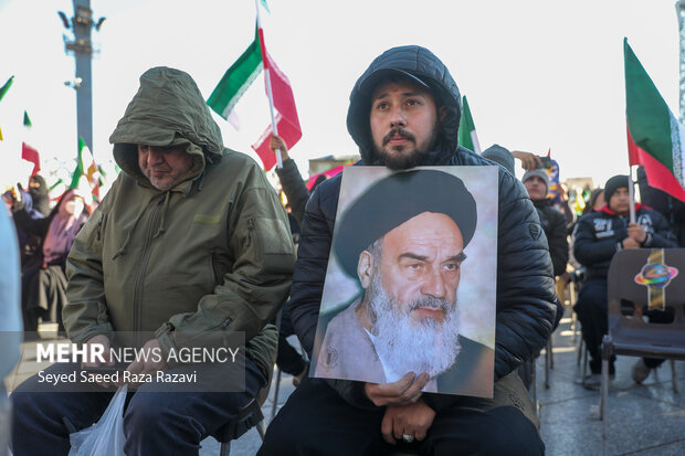 مراسم یوم‌الله «۹ دی» در میدان امام حسین(ع)