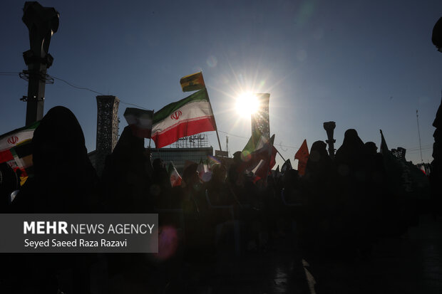 مراسم یوم‌الله «۹ دی» در میدان امام حسین(ع)