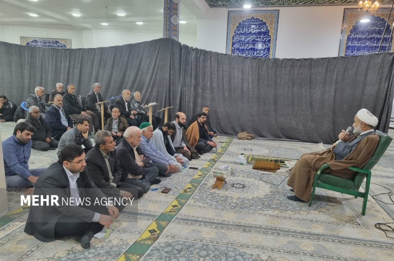امام جمعه دشتستان: ۹ دی نماد پشتیبانی مردم از ولایت فقیه است