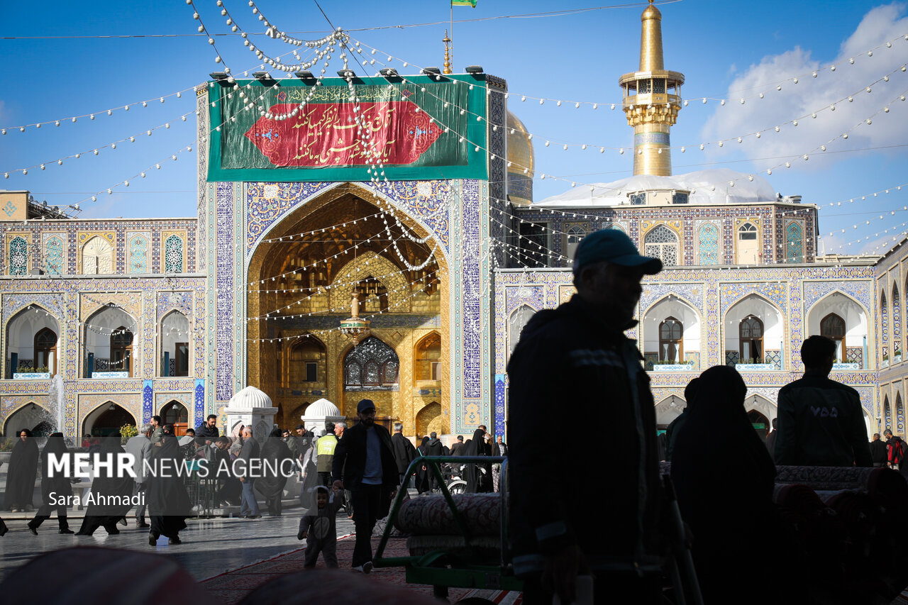 مجاوران،چراغاني