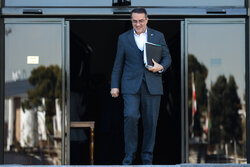 رفیع زاده: نیروهای شرکتی و قراردادی در کوچک‌سازی دولت بیکار نخواهند شد