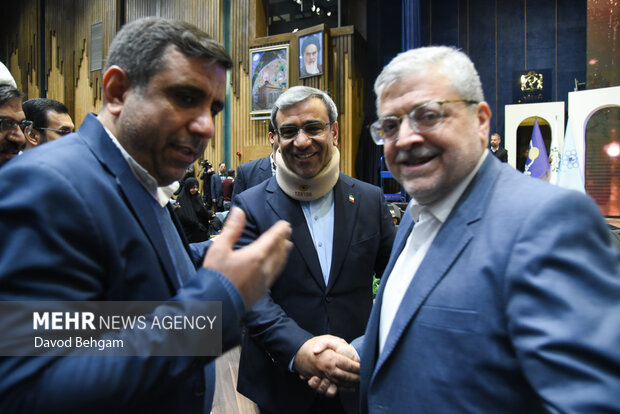 همایش اعطای نشان مشهد