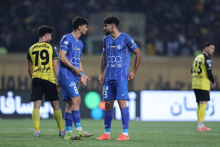 بازی استقلال با افکار عمومی به خاطر پرسپولیس/ هیچ قراردادی ثبت نمیشود