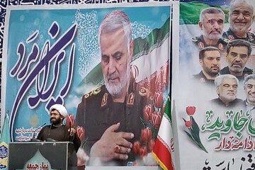 امام جمعه دلگان: اعتکاف راهبردی معنوی در مقابله با جنگ نرم دشمن است