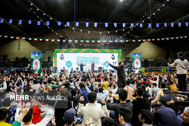 جشن میلاد امیرالمومنین(ع) و بزرگداشت شهید سلیمانی