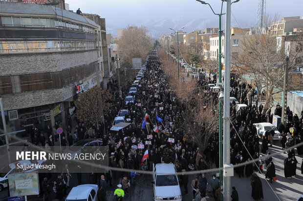 راهپیمایی مردم همدان در محکومیت هتک حرمت قرآن کریم