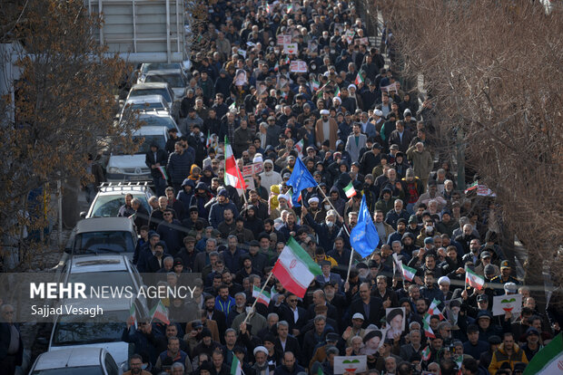 راهپیمایی مردم همدان در محکومیت هتک حرمت قرآن کریم