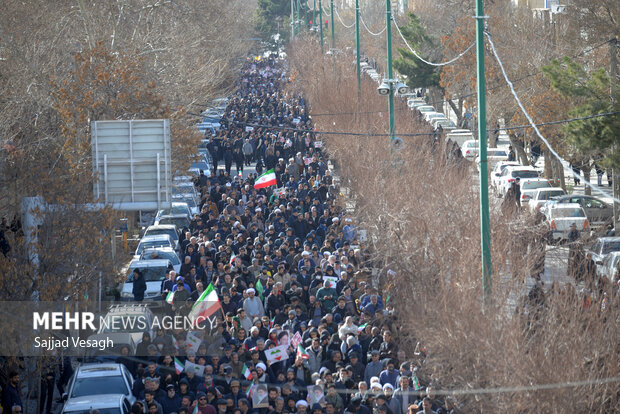 راهپیمایی مردم همدان در محکومیت هتک حرمت قرآن کریم