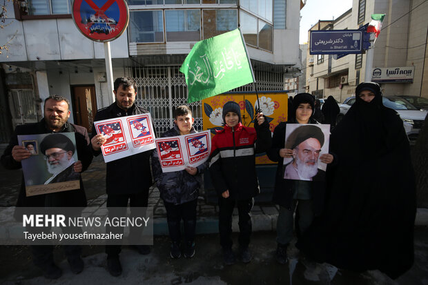 راهپیمایی انزجاری در محکومیت هتک حرمت به قرآن و مقدسات در همدان