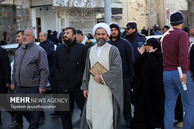 راهپیمایی انزجاری در محکومیت هتک حرمت به قرآن و مقدسات در همدان