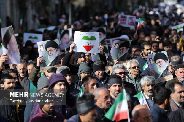 راهپیمایی انزجاری در محکومیت هتک حرمت به قرآن و مقدسات در همدان