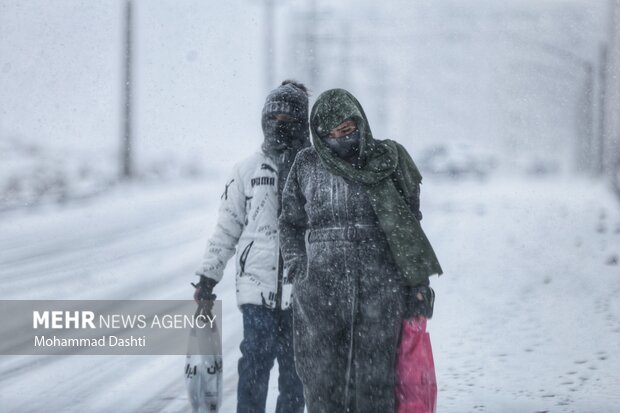 بارش برف و کولاک شدید در اردبیل