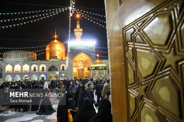 حال‌وهوای حرم امام رضا(ع) در آستانه میلاد امام علی(ع)