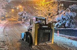 بارش برف در ماسوله؛ محدودیت ترافیکی برای خودروهای فاقد زنجیرچرخ