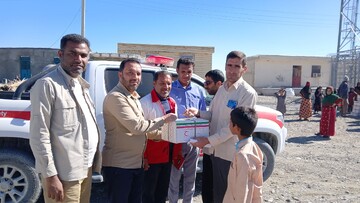کمک‌های معیشتی بین دانش‌آموزان روستاهای صعب‌العبور بشاگرد توزیع شد