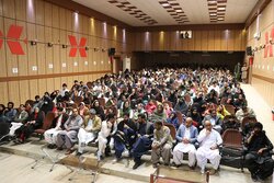 فیلم کوتاه «شاری» در سینما شستون سراوان روی پرده رفت