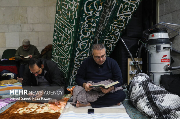 مراسم معنوی اعتکاف در دانشگاه تهران