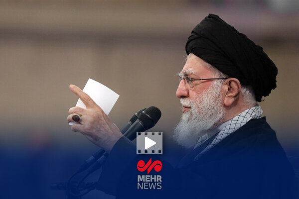 حاشیه های دیدار عیدانه با رهبر انقلاب در دیدار با خانواده شهدای اقتدار