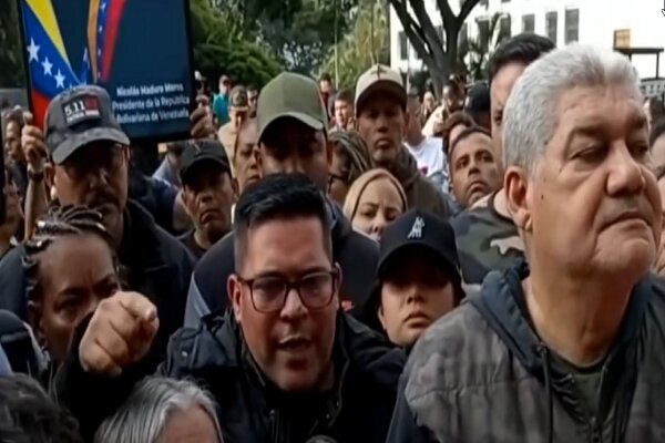 تظاهرات گسترده حامیان «مادورو» در کاراکاس+ فیلم