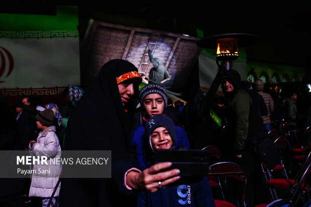 رونمایی از نماد «فاتح خیبر»