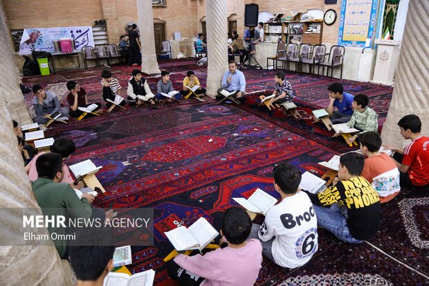 وقتی امام جماعت فقط پیشنماز نباشد؛ مسجد چگونه مسئلهگشای محله میشود؟