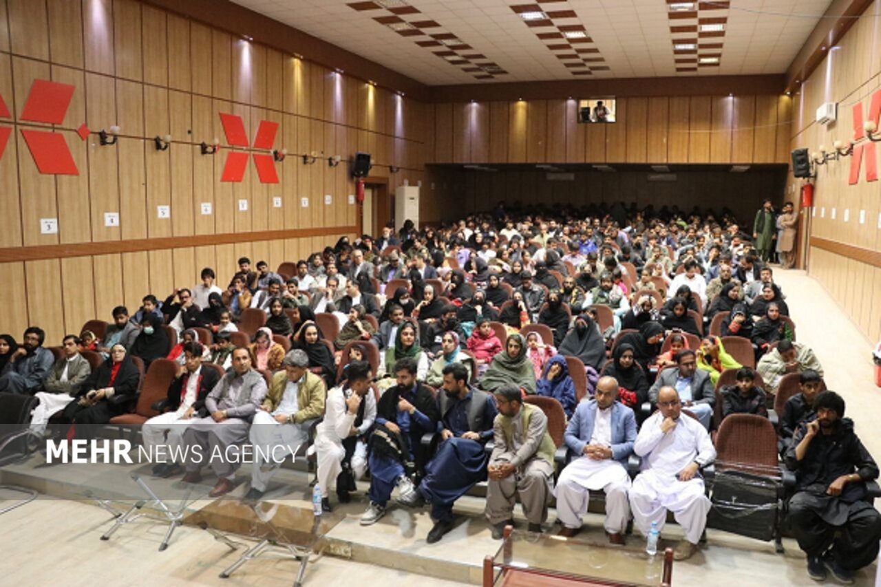 فیلم کوتاه «شاری» در سینما شستون سراوان روی پرده رفت