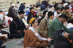 برکت معنوی اعتکاف به واسطه اقتصاد خودکفای معتکفین؛ کنش جمعی خودگردان