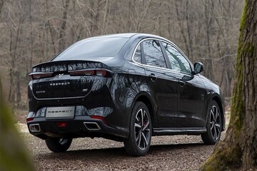 ۹ محصول سواری گروه بهمن از طریق مزایده به فروش می‌رسد