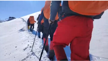 تداوم تلاش نجاتگران برای نجات ۵ محصور در برف اشنویه