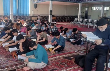 غربالگری سلامت و محفل قرآنی معتکفین در چاراویماق