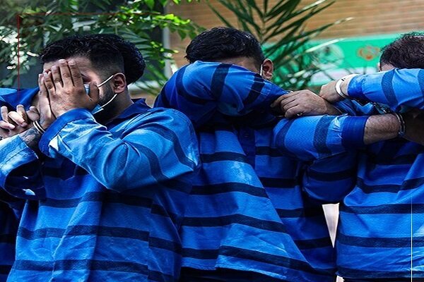 تفكيك عصابة تخريبية كانت تخطط لمهاجمة مراكز عسكرية وحكومية في قزوين