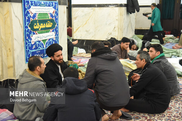 مراسم معنوی اعتکاف در حرم رضوی
