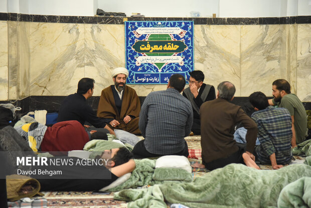 مراسم معنوی اعتکاف در حرم رضوی