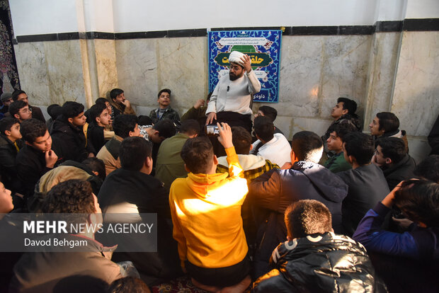 مراسم معنوی اعتکاف در حرم رضوی