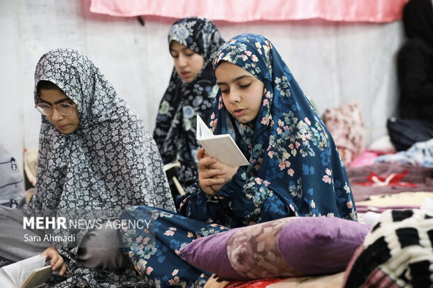 مراسم معنوی اعتکاف در مساجد مشهد