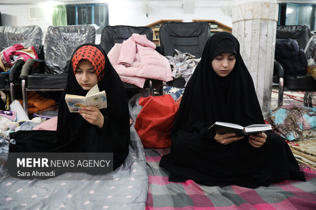 مراسم معنوی اعتکاف در مساجد مشهد