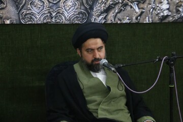 امام‌جمعه محمدشهر:اعتکاف فرصتی برای بازگشت به خویشتن و تمرین بندگی است