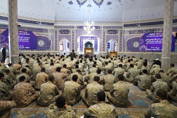 آیت الله لائینی: اعتکاف سپر معنوی در برابر طوفان‌های زندگی است