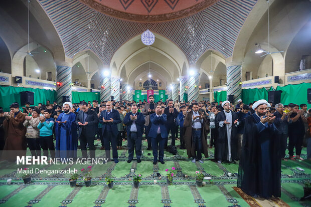 مراسم معنوی اعتکاف دانش‌آموزی در یزد