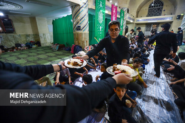 کار با جان و دل؛ برشی از فعالیت های تیم پشتیبانی اعتکاف دلگان