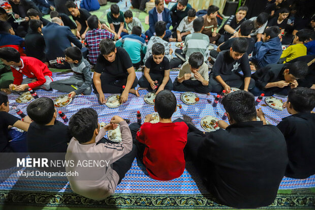 مراسم معنوی اعتکاف دانش‌آموزی در یزد